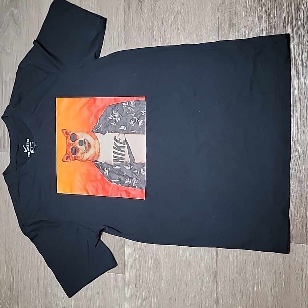 NIKE SHIBA INU DOG TEE SIZE SMALL MENS